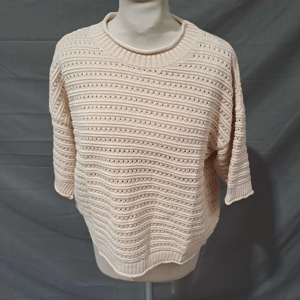 NOBODY'S CHILD STITCH INTEREST KNITTED TSHIRT IN CREAM SIZE M