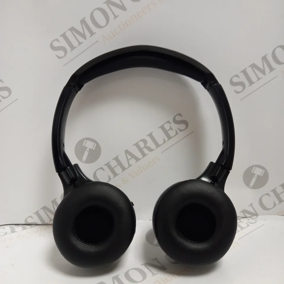 BOXED WIRELESS INFRARED HEADPHONES. 