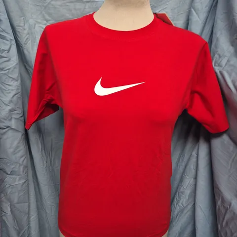 NIKE RED T‑SHIRT – SIZE 10/11 YRS 