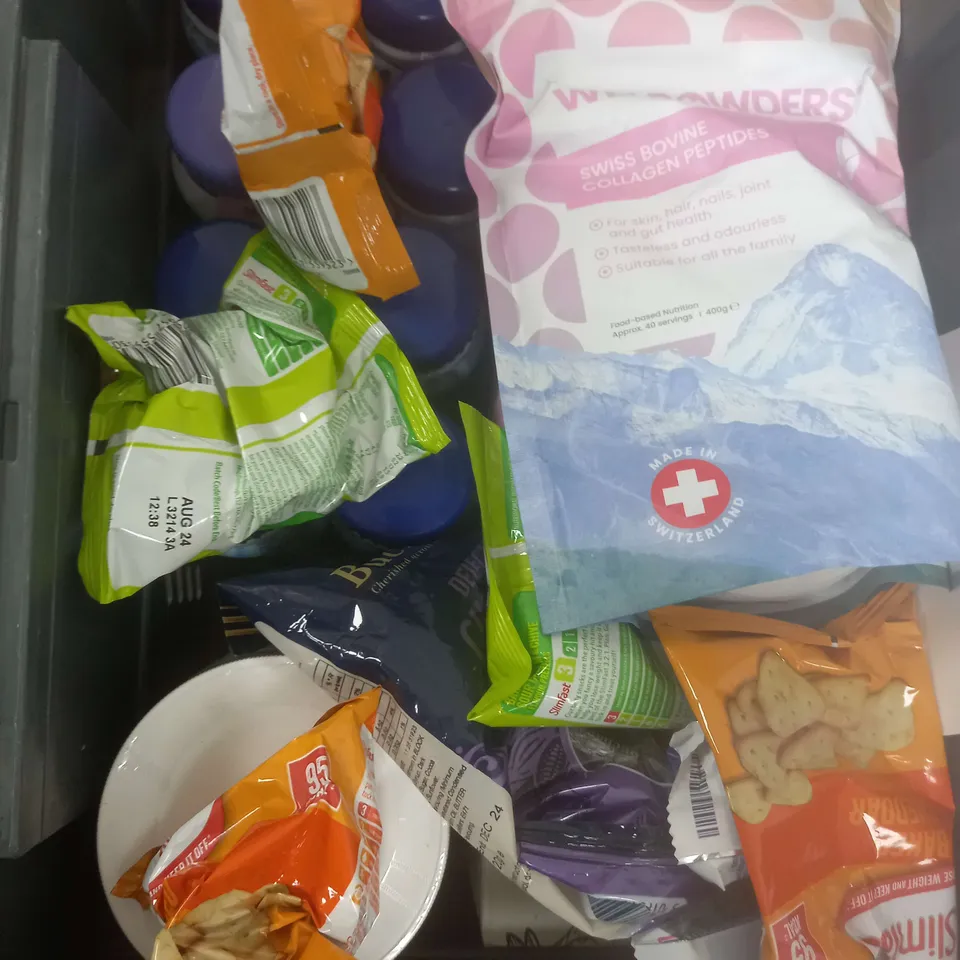 BOX OF APPROXIMATELY 15 ASSORTED COSMETIC ITEMS TO INCLUDE - SLIMFAST CRISP, COOKIES&CREAM BAR, CHOCOLATE ETC