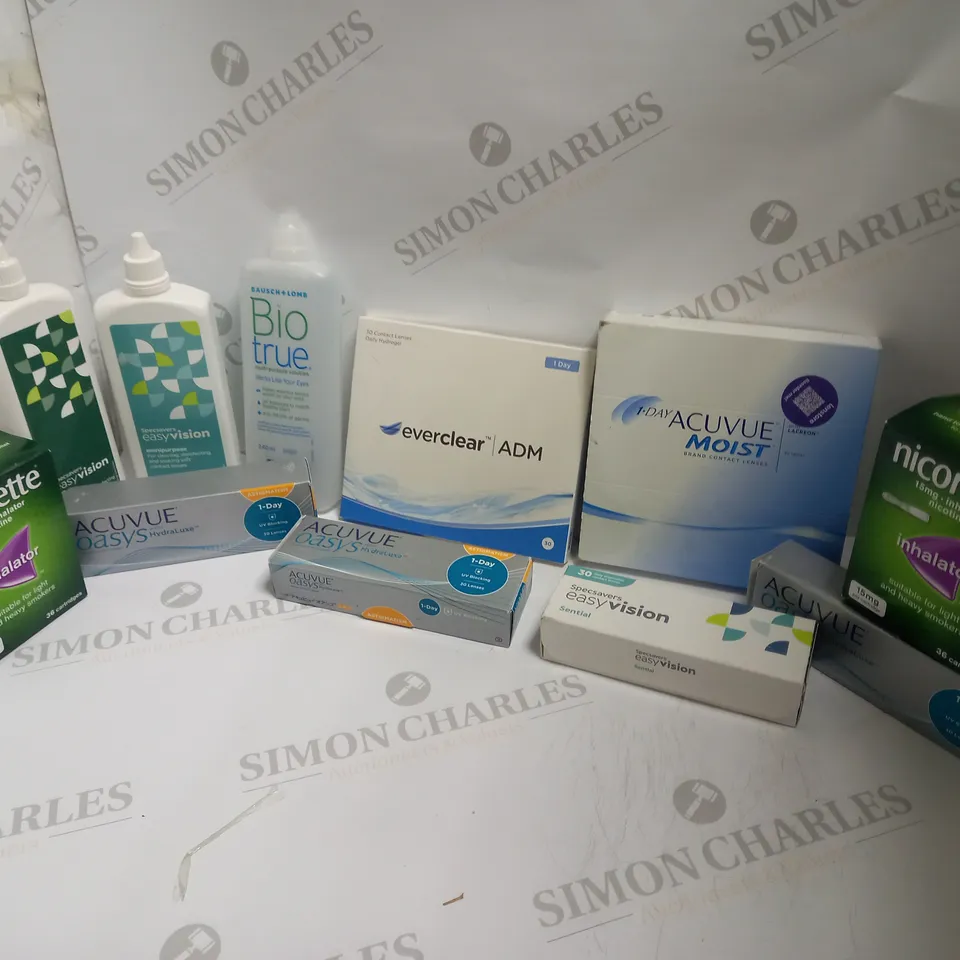 LOT OF APPROXIMATELY 30 ASSORTED EYECARE & HEALTHCARE PRODUCTS TO INCLUDE NICORETTE 15MG INHALATORS, SPECSAVERS EASYVISION 1-DAY CONTACT LENSES, EASYVISION MULTIPURPOSE SOLUTIONS, ETC