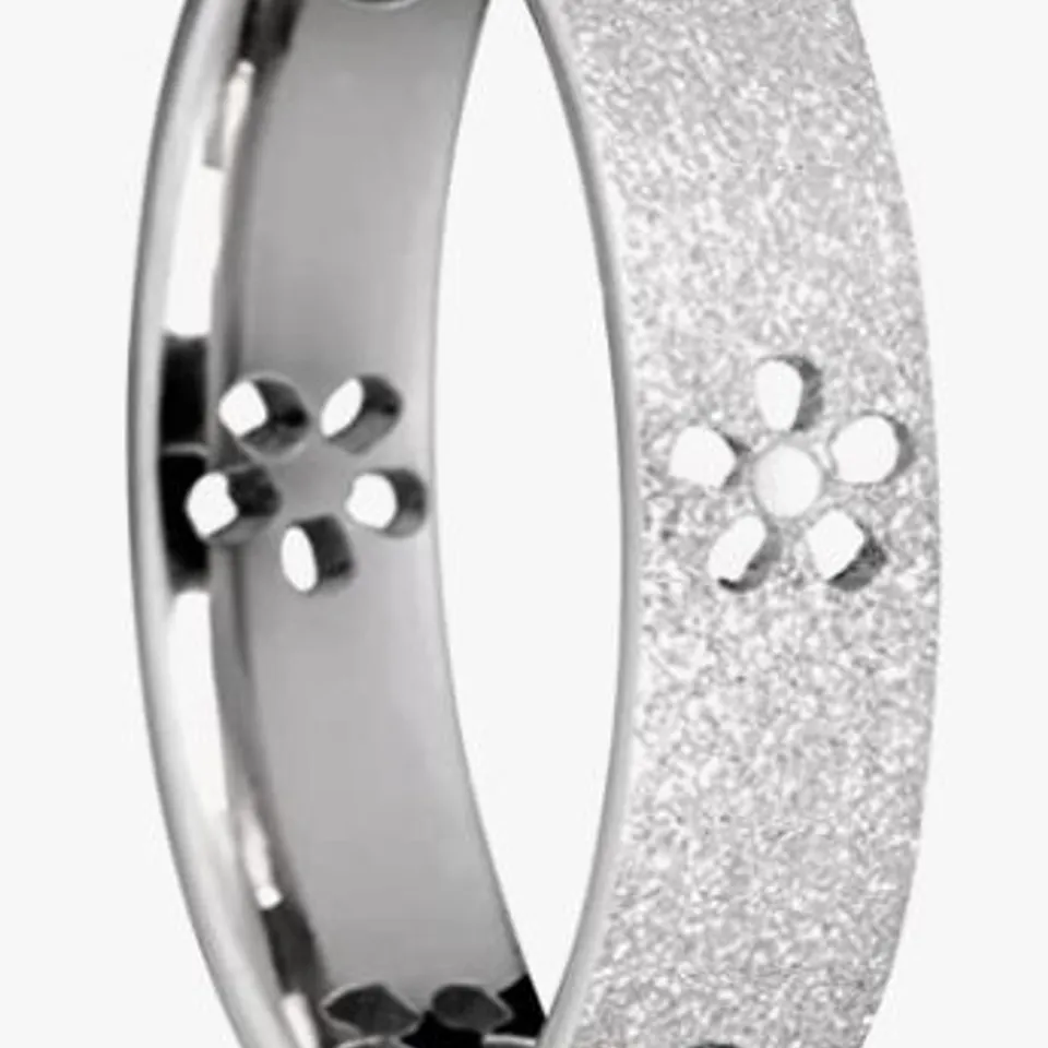 BERING FLOWER CUT OUT RING SIZE 9