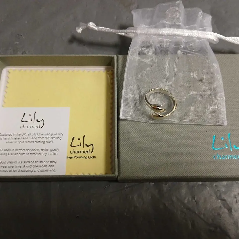 BOXED LILY CHARMED HUG THEMED RING - 925 STAMP