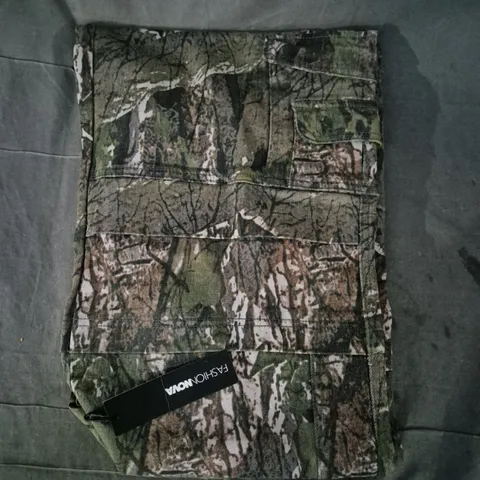 FASHIONNOVA TALL BREE CAMO STRETCH CARGO JEANS SIZE 13