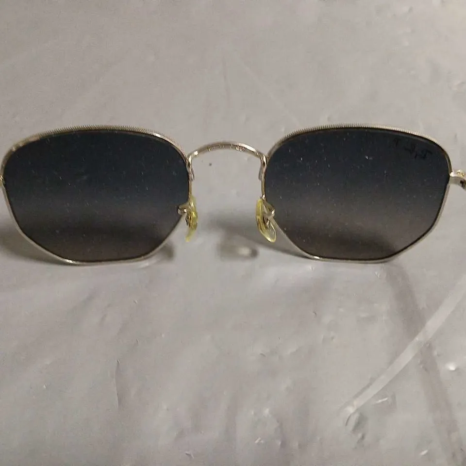 PAIR OF RAY BAN GLASSES IN CARRY CASE