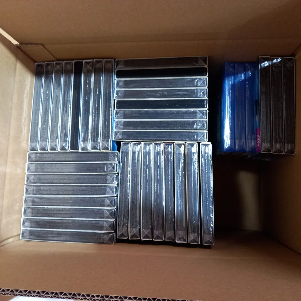LOT OF APPROX 40 FILMS TO INCLUDE 36 'EXODUS GODS AND KINGS' DVDS AND 4 'AMERICAN HUSTLE' BLU-RAYS