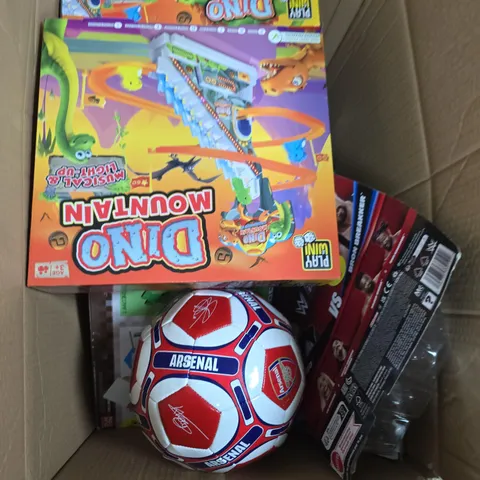 LARGE BOX OF APPROX 10 ASSORTED TOYS AND GAMES 