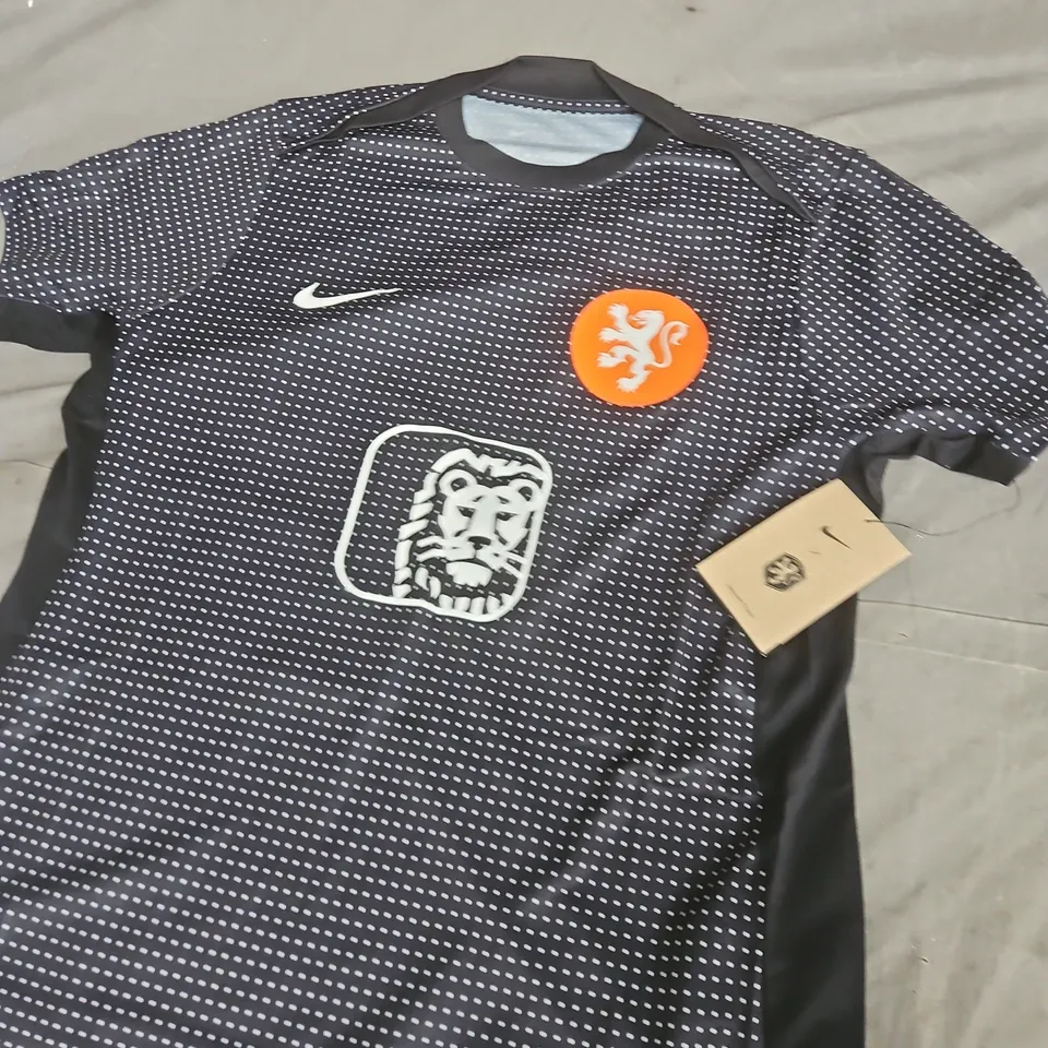 NIKE NETHERLANDS FOOTBALL JERSEY – SIZE M