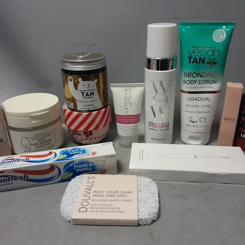 APPROX 10 ASSORTED BEAUTY PRODUCTS TO INCLUDE PHILIP KINGSLEY BOOSTER, COLORWOW VOLUMIZER, AQUAFRESH TOOTHPASTE, ETC 