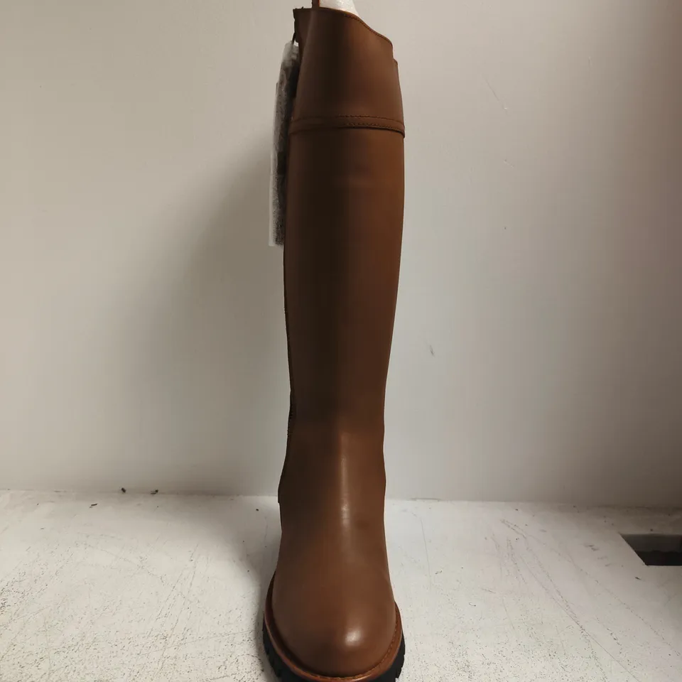 BOXED PAIR OF FAIRFAX & FAVOR LADIES NARROW FIT EXPLORER KNEE-HIGH BOOTS IN OAK LEATHER SIZE UK 6