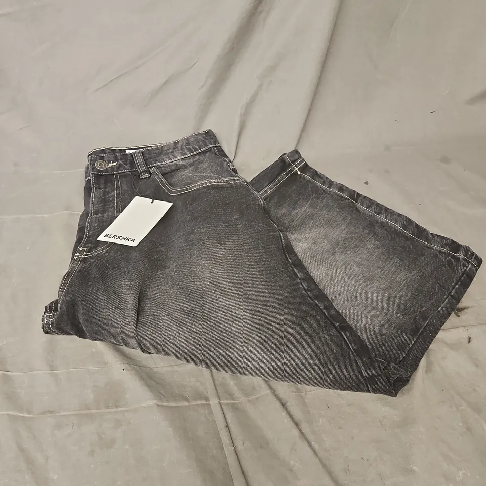 BERSHKA SUPER BAGGY LONG JEAN SHORTS IN BLACK WASH SIZE 30"