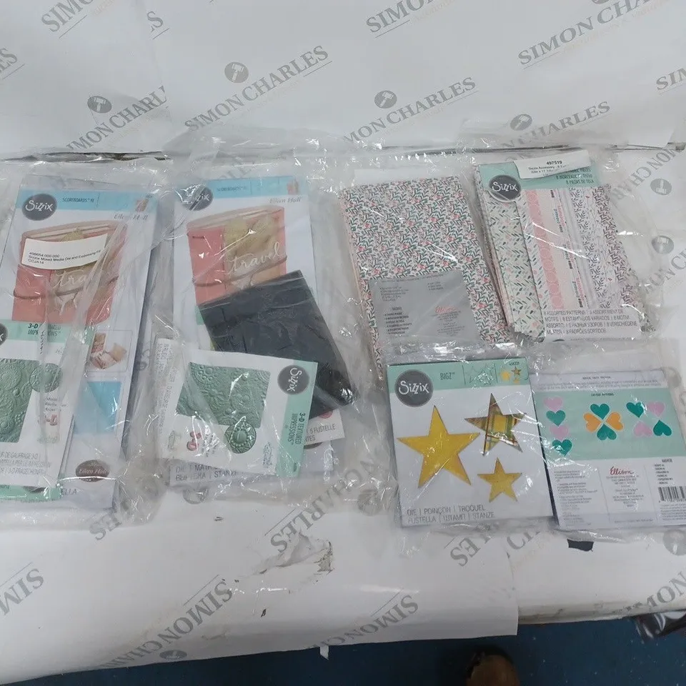 APPROXIMATELY 15 SIZZIX CRAFTING ITEMS TO INCLUDE THINLITS DIE, AND BIGZ Z DIE ETC.