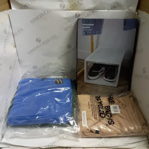 BOX OF 4 BRAND NEW COTTON:ON ITEMS TO INCLUDE HOODIE, JUMPER, JOGGERS ETC