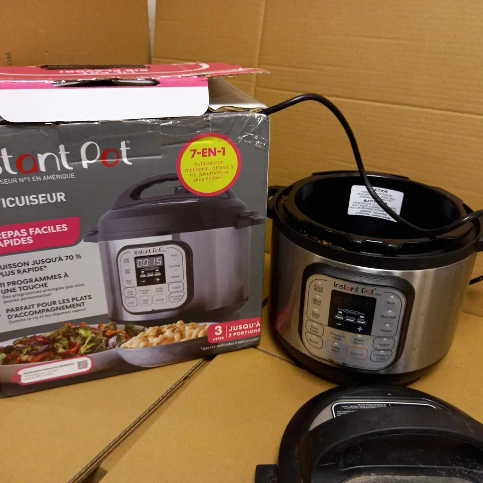 INSTANT POT DUO MINI PRESSURE COOKER