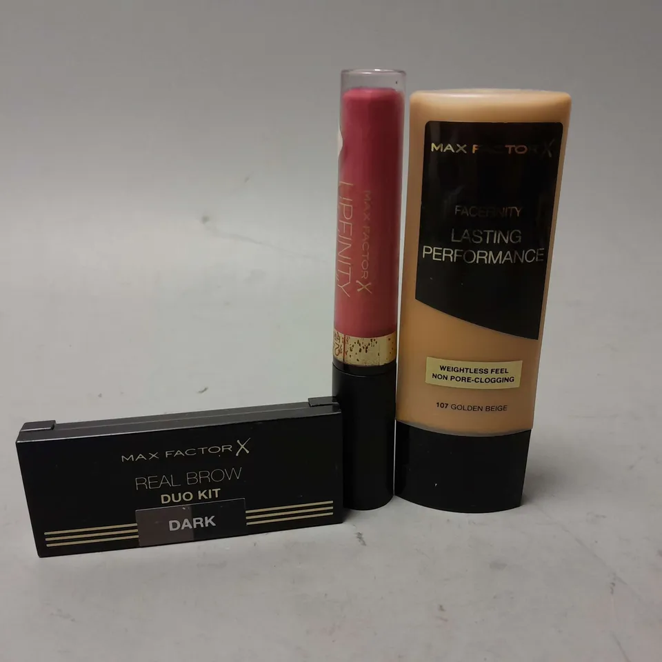 APPROAXIMATELY 22 ASSORTED MAX FACTOR PRODUCTS TO INCLUDE 107 GOLDEN BEIGE FOUNDATION, LIPFINITY VELVET MATTE, REAL BROW DUO KIT DARK, ETC