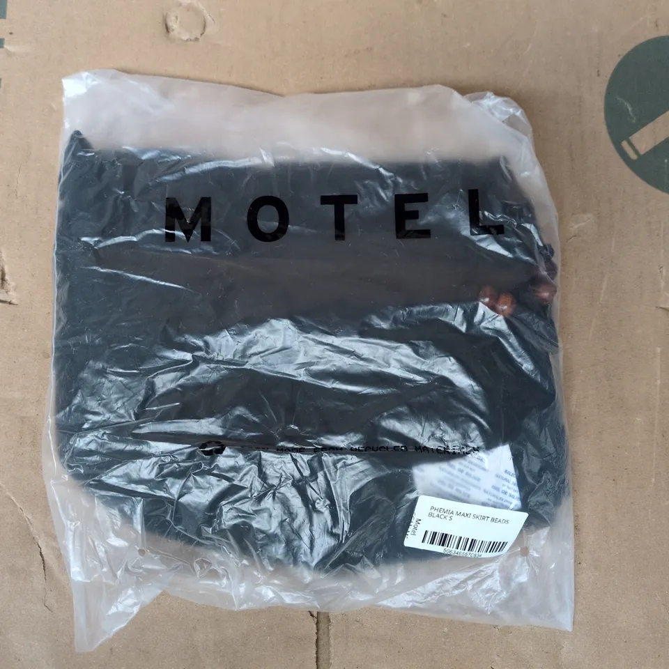 BAGGED MOTEL PHEMIA MAXI SKIRT BEADS IN BLACK SIZE SMALL