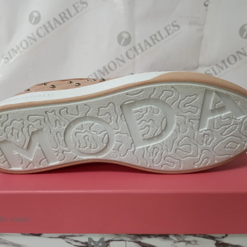 BOXED MODA SIZE 7 NUDE  LEATHER ADELAID LACE UP QUILTED TRAINERS 