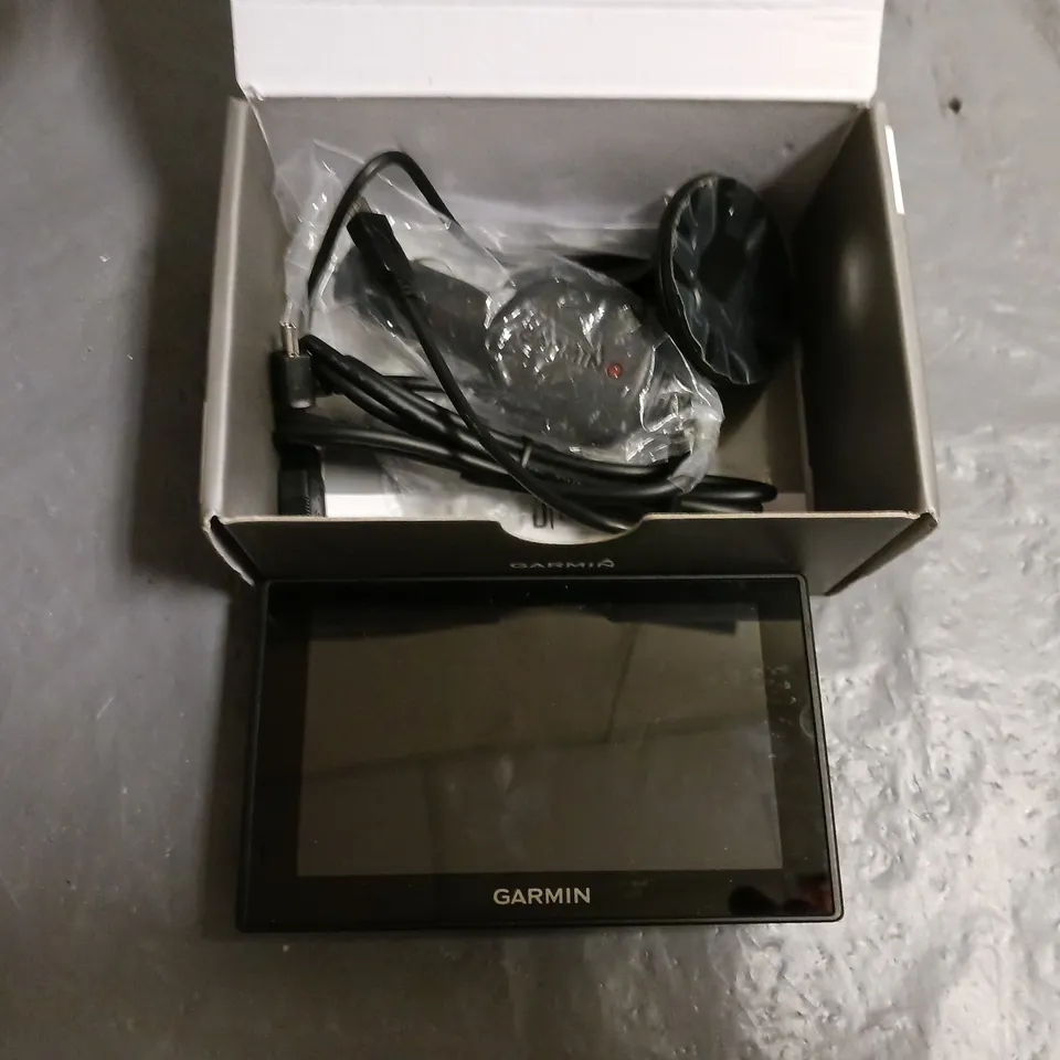 GARMIN INTUITIVE 5" GPS NAVIGATOR