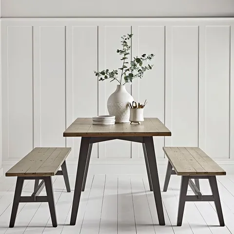BOXED FURNITUREBOX SALCOMBE RECTANGULAR SOLID WOOD EXTENDING 6 SEATER DINING TABLE - WHITEWASHED/LIGHT GREY (1 BOX)