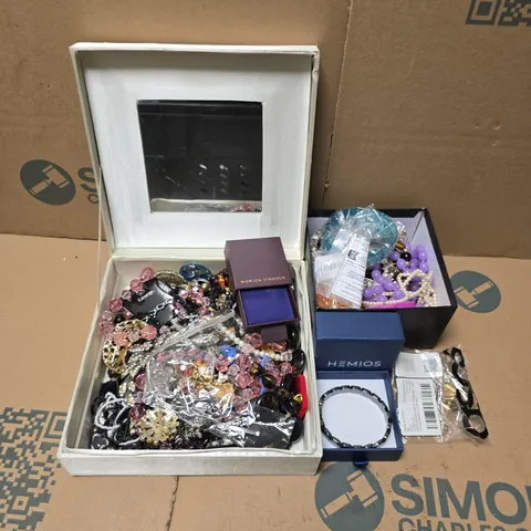 APPROXIMATELY 20 ASSORTED JEWELLERY ITEMS TO INCLUDE BRANDS SUCH AS HEMIOS, MONICA VINADER, ASOS, ETC