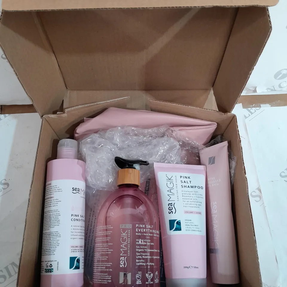 SEA MAGIK 4 PIECE PRO PINK SALT SENSORY SPA COLLECTION & BAG