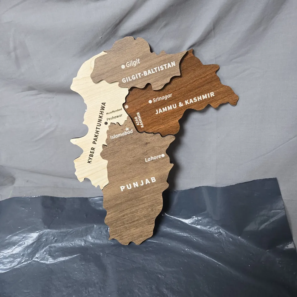 COLORFUL WORLDS WOODEN WALL MAP ARTWORK – PUNJAB REGION WITH JAMMU & KASHMIR, GILGIT-BALTISTAN DECORATIVE PLAQUE