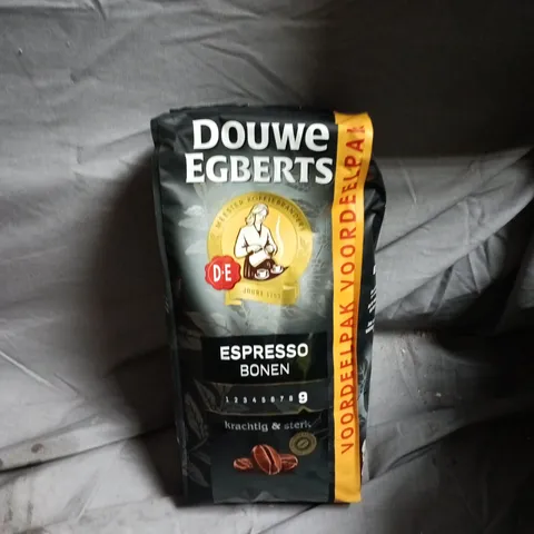 BOX OF 3 PACKS OF DOUWE EGBERTS ESPRESSO BONEN COFFEE BEANS – EXPIRY DATE 2021 