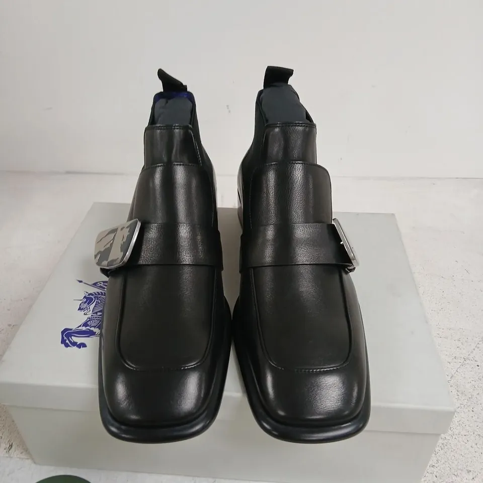 BURBERRY LEATHER BOOTS – BLACK, UK 10 (EU 45) WITH BUCKLE STRAP