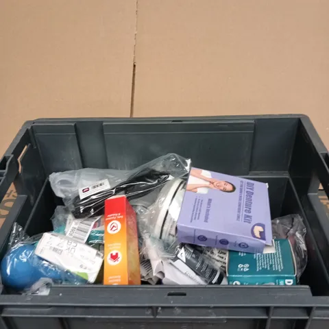 TOTE OF APPROXIMATELY 10 ASSORTED ITEMS INCLUDING HBESTY JONIT RELIEF CREAM, DIY DENTURE KIT AND FANICER TEETH WHITENING PEN