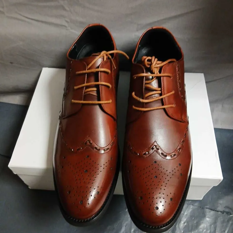 CONZURI MILANO BROWN LEATHER BROGUE SHOES – UK 9 (US 9.5 / EU 43)