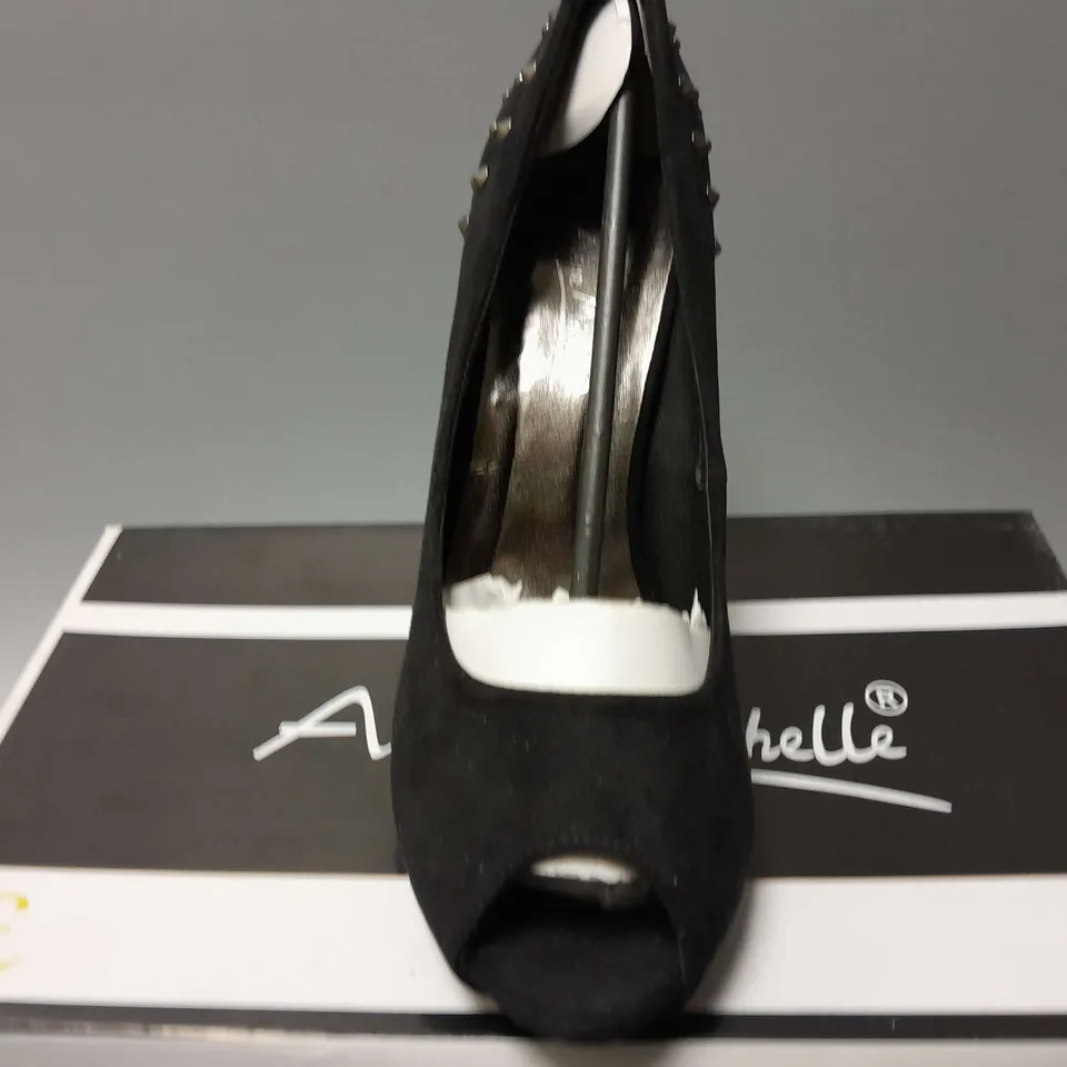 APPROXIMATELY 14 ANNE MICHELLE MANADE UPPER OPEN TOE HEELS IN BLACK IN VARIOUS SIZES