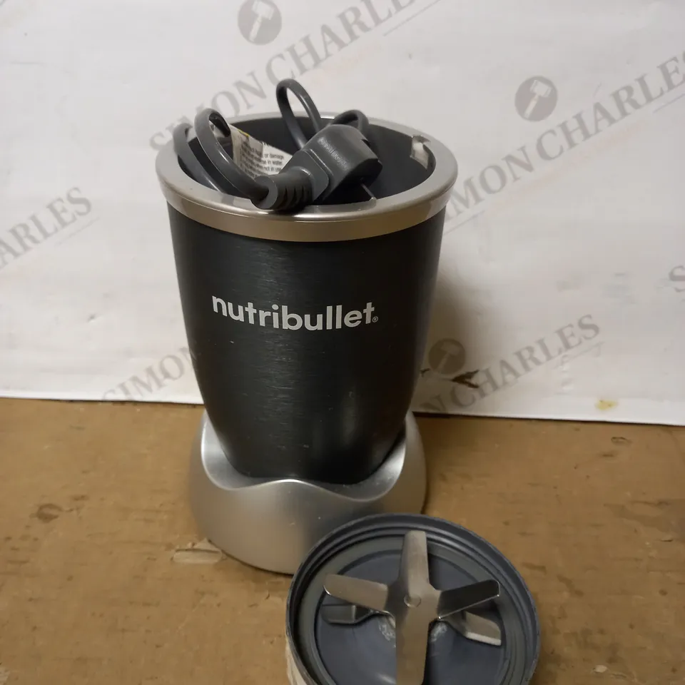 NUTRIBULLET 600 SERIES - NUTRIENT EXTRACTOR HIGH SPEED BLENDER