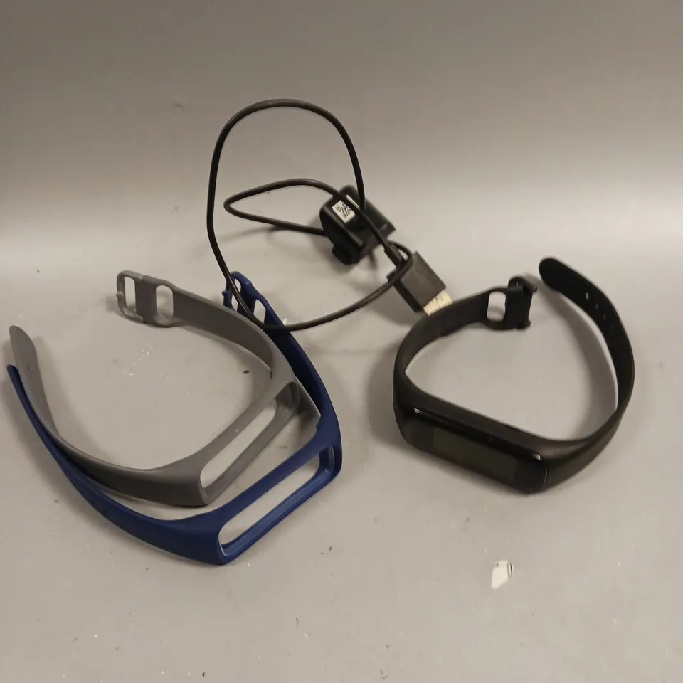 SAMSUNG GALAXY FIT 2 ACTIVITY TRACKER WATCH WITH ADDITIONAL STRAPS