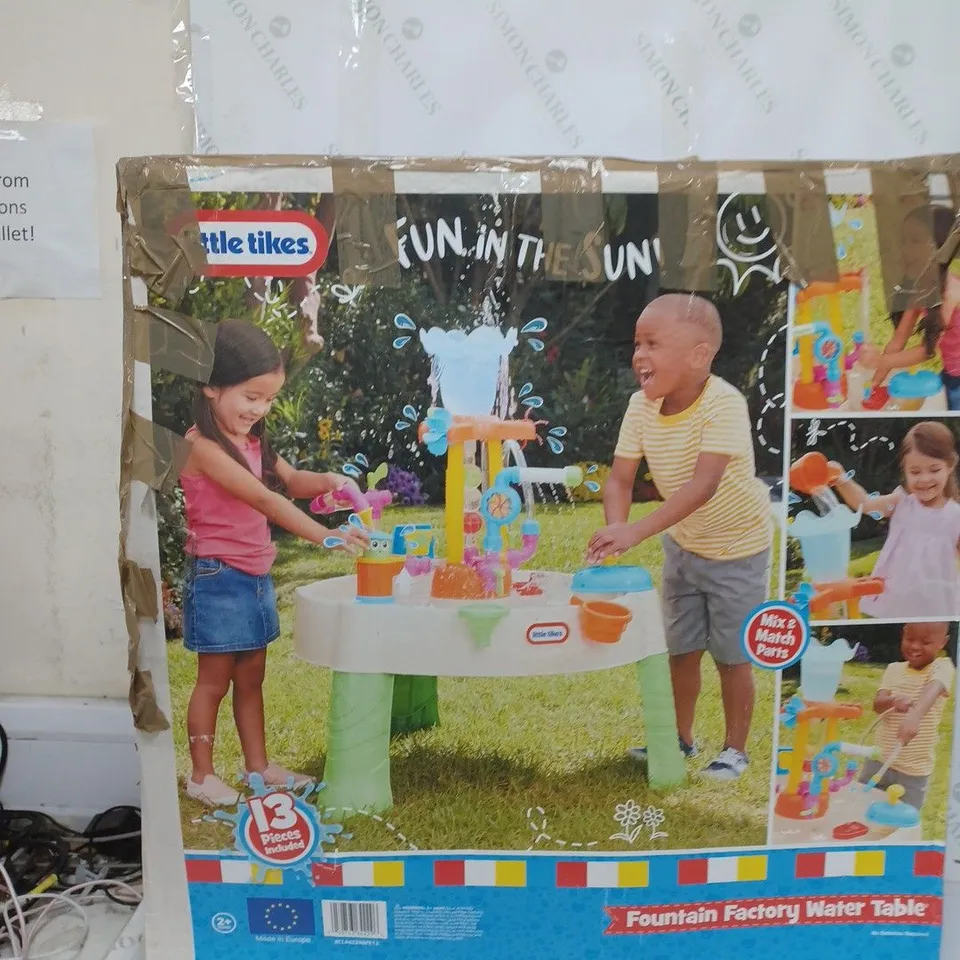 BOXED LITTLE TIKES FOUNTAIN FACTORY WATER TABLE WITH TOYS, ACCESSORIES AND INSTRUCTIONS RRP £70