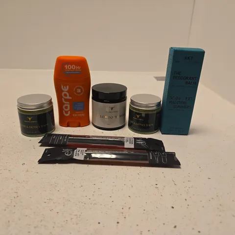 TOTE OF APPROXIMATELY 20 ASSORTED COSMETIC ITEMS TO INCLUDE AKT DEODORANT, ELF, CARPE DEODORANT, ANCESTRAL COSMETICS ETC