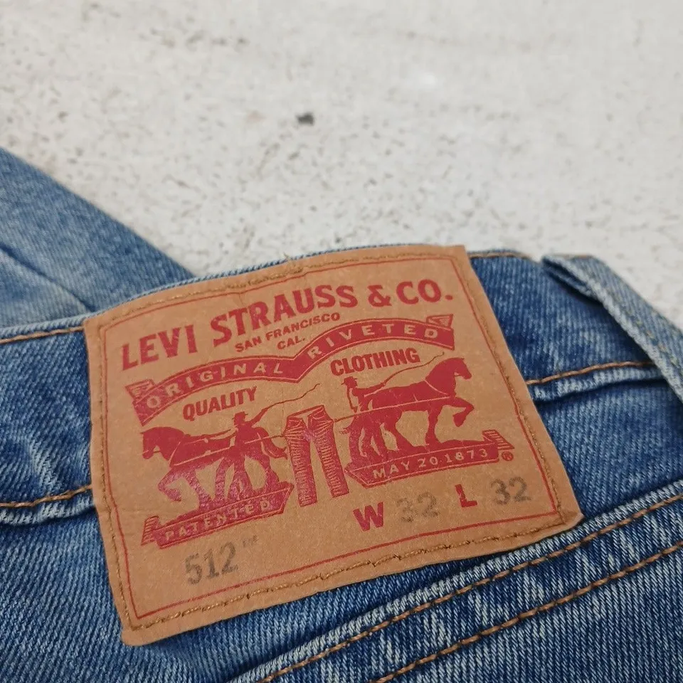 LEVI'S JEANS – MEN'S BLUE DENIM, 32W X 32L (W32 L32) – PATCH LABEL