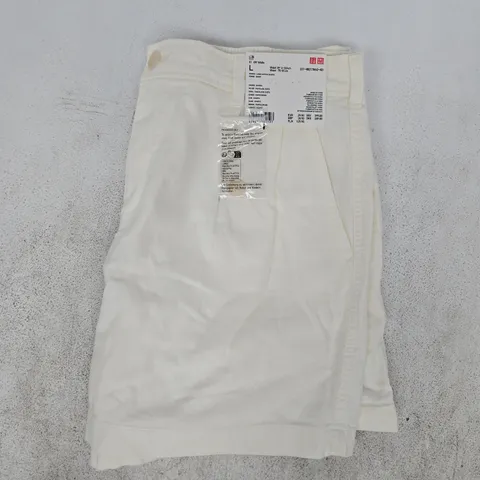 UNIQLO WOMEN'S LINEN COTTON SHORTS IN OFF WHITE SIZE LARGE