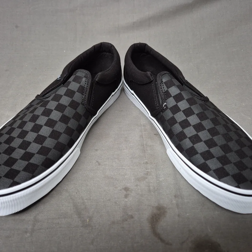 BOXED PAIR OF VANS ASHER SLIP-ON SHOES IN BLACK/BLACK CHECKERS UK SIZE 12