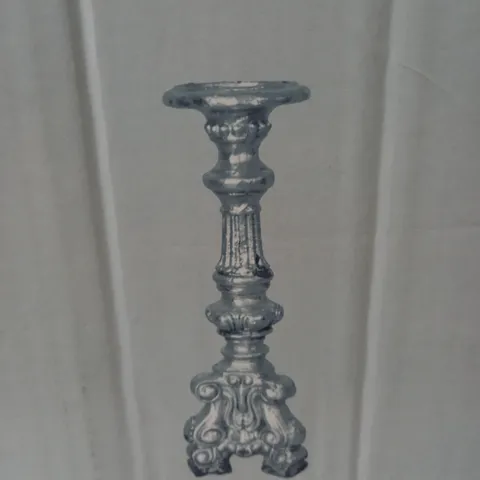 PACIFIC HOME HOLLENDEN ANTIQUE POLYRESIN AND FIBRE GLASS CANDLESTICK