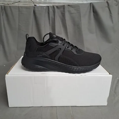 BOXED SKETCHERS BOB SPORT MEMORY FOAM TRAINERS IN BLACK - SIZE 6.5