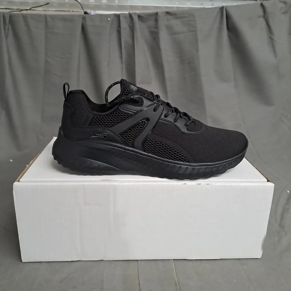 BOXED SKETCHERS BOB SPORT MEMORY FOAM TRAINERS IN BLACK - SIZE 6.5