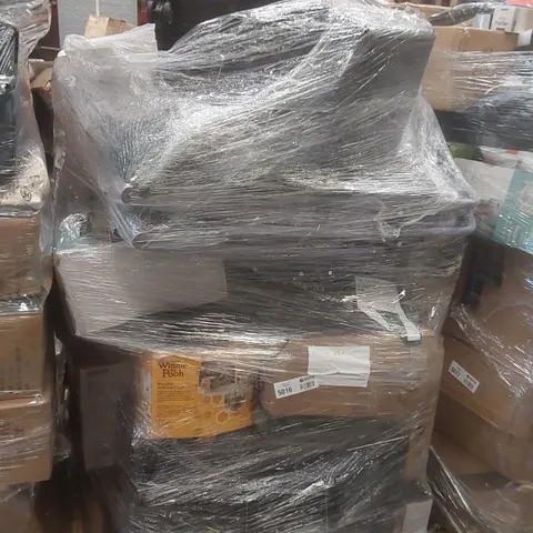 PALLET OF ASSORTED E-COMMERCE GOODS AND PRODUCTS TO INCLUDE: AIRFRYERS, WINNIE THE POOH ACTIVITY CUBE, GRAVITY CHAIR, SUITCASE ECT