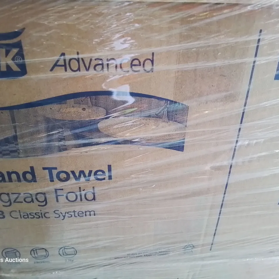 PALLET CONTAINING 25 CASES OF TORK ADVANCED ZIGZAG FOLD PAPER TOWELS 