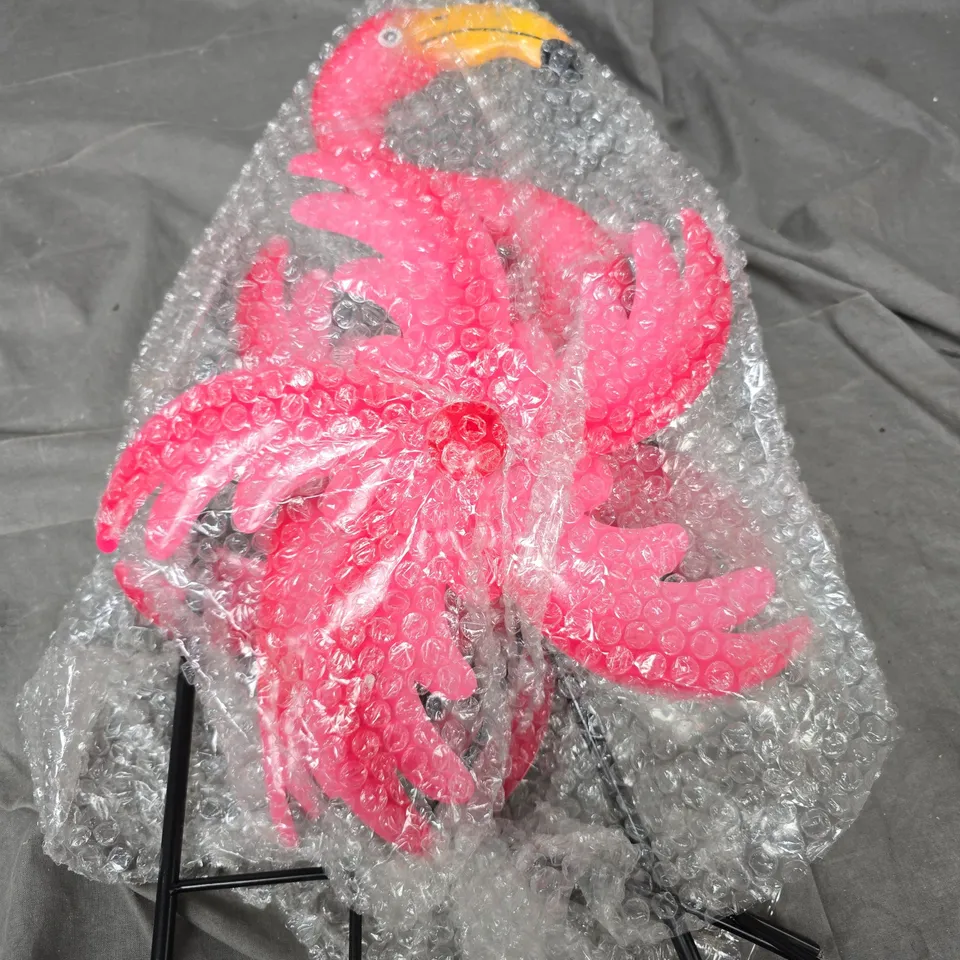 FLAMINGO GARDEN STAKE SPINNER 