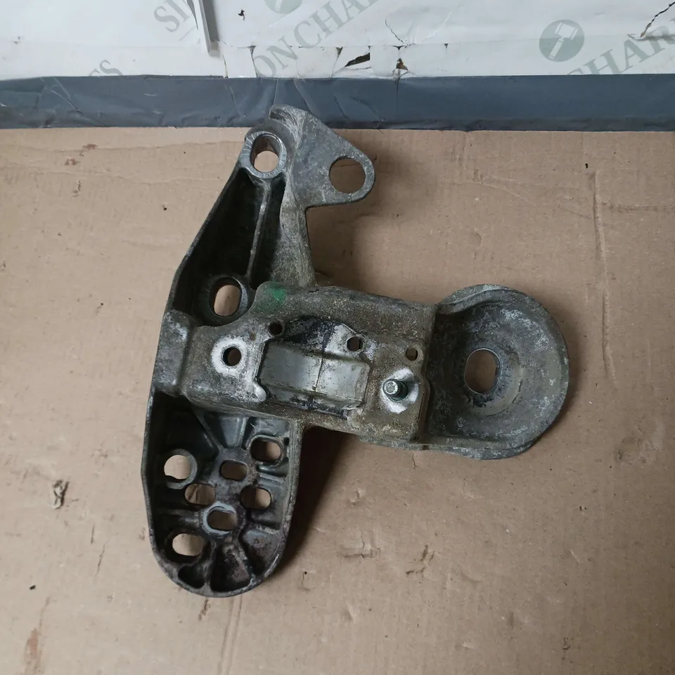 AUDI SUSPENSION MOUNT