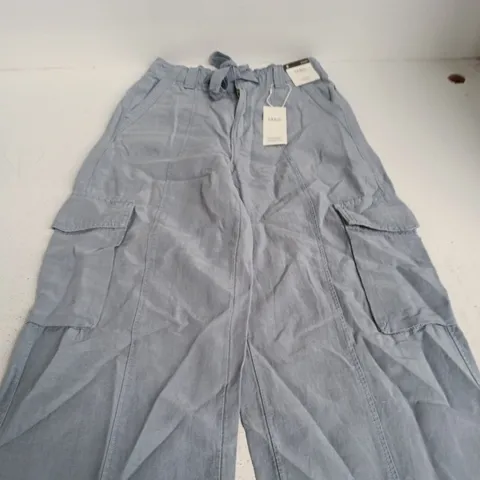 M&S CARGO WIDE TROUSERS, UK 8 SHORT β LIGHT BLUE