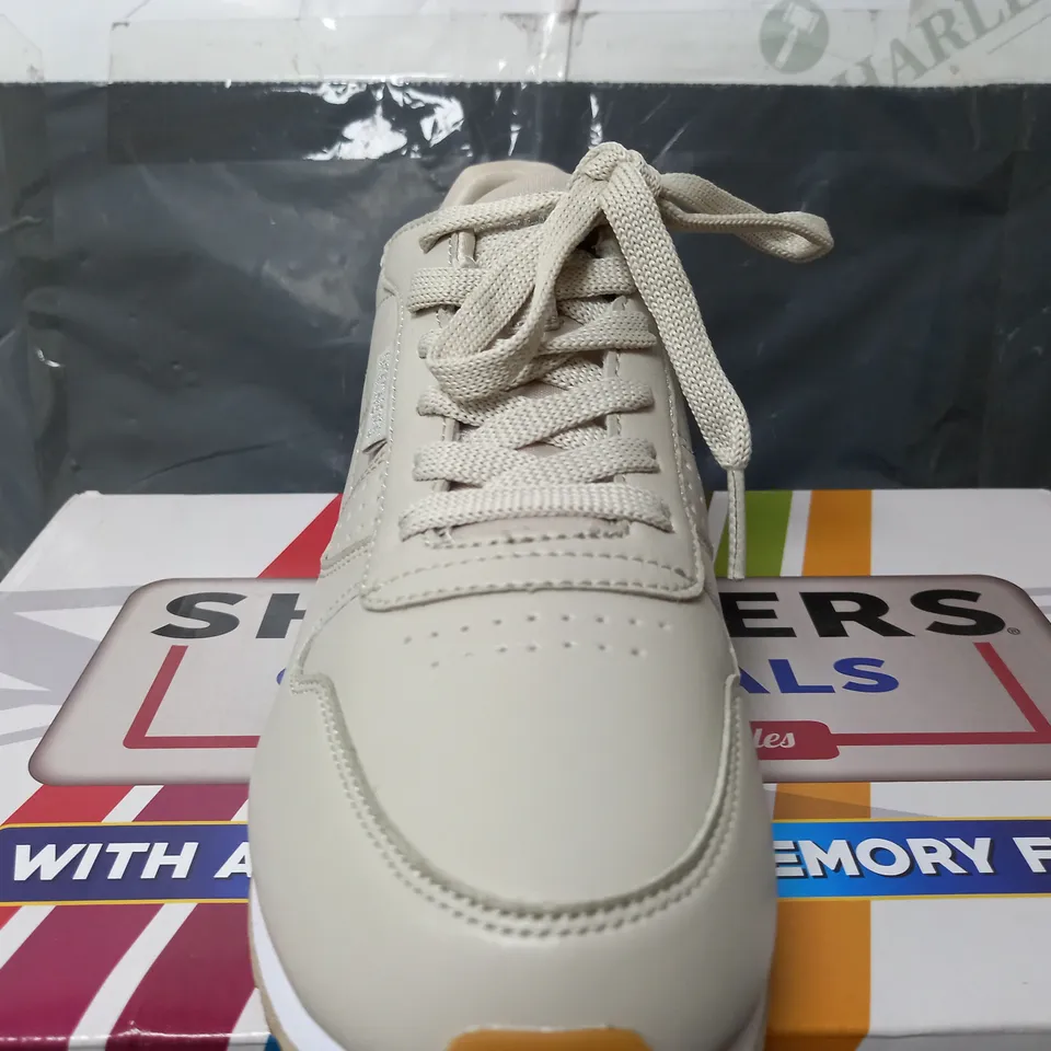 SKECHERS ORIGINALS WOMENS TRAINERS IN TAUPE - SIZE 5