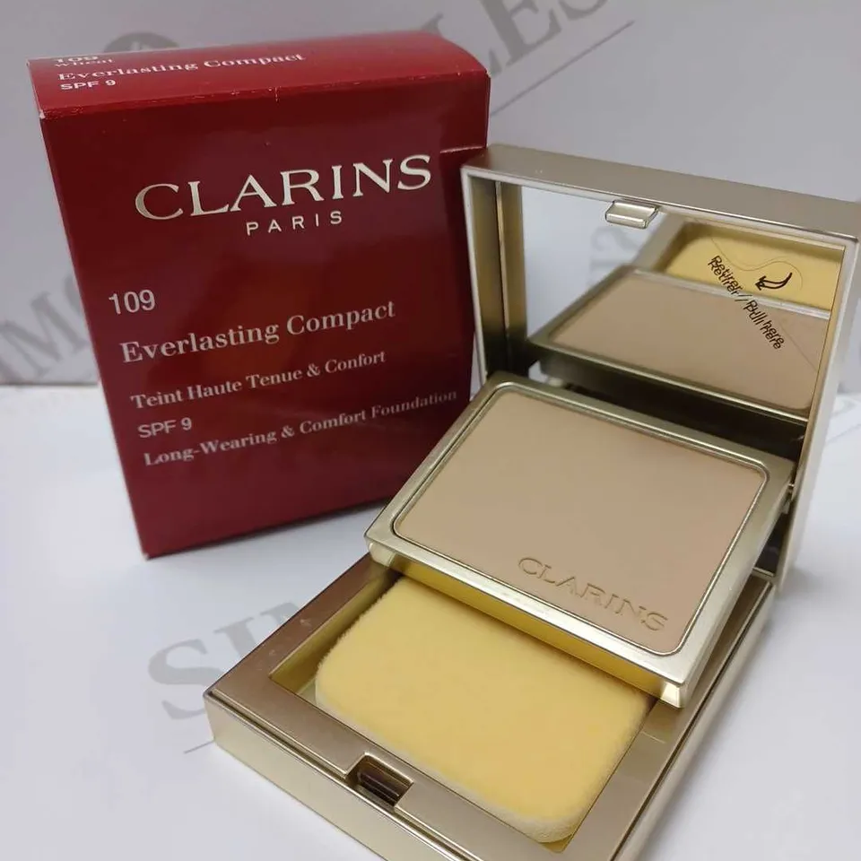 CLARINS EVERLASTING COMPACT FOUNDATION SPF 9 - #109 WHEAT
