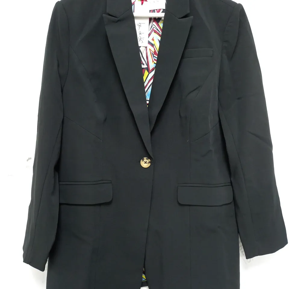 BEN DE LISI TAIL BLAZER IN BLACK - SIZE 16