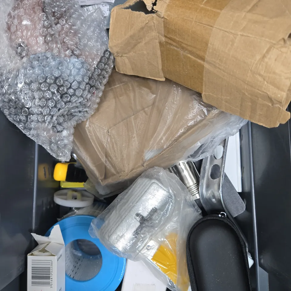 APPROXIMATELY 10 ASSORTED HOUSEHOLD PRODUCTS TO INCLUDE HEAD PADEL TAPE, FRAGRANCE BOTTLES, KRILL GOO ETC